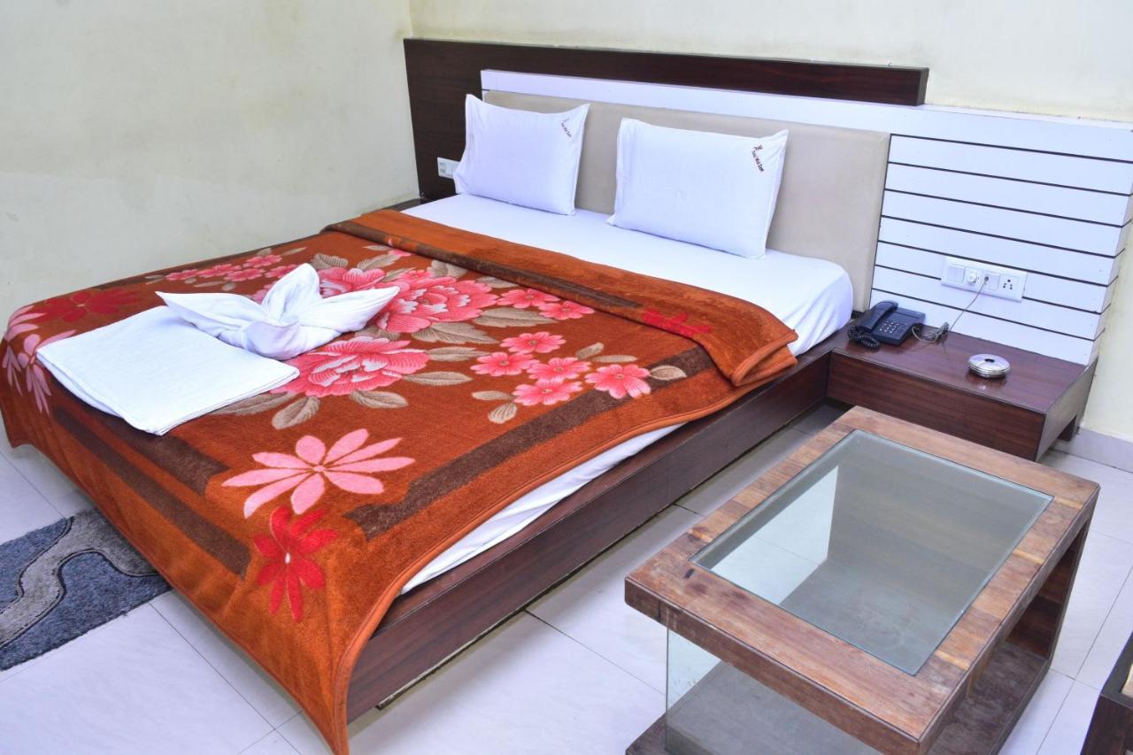 Hotel Mid East Haridaspur Exterior foto