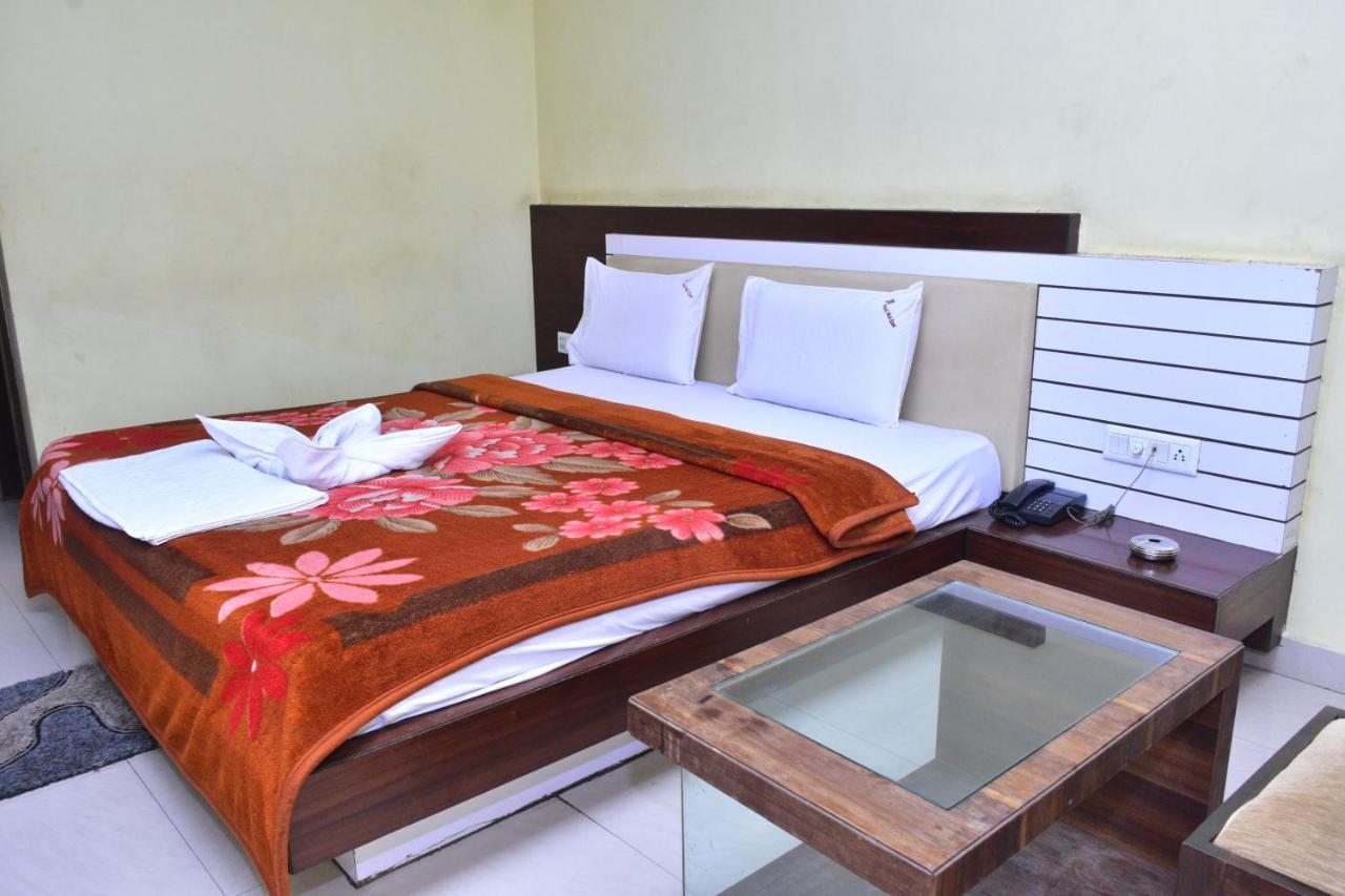 Hotel Mid East Haridaspur Exterior foto