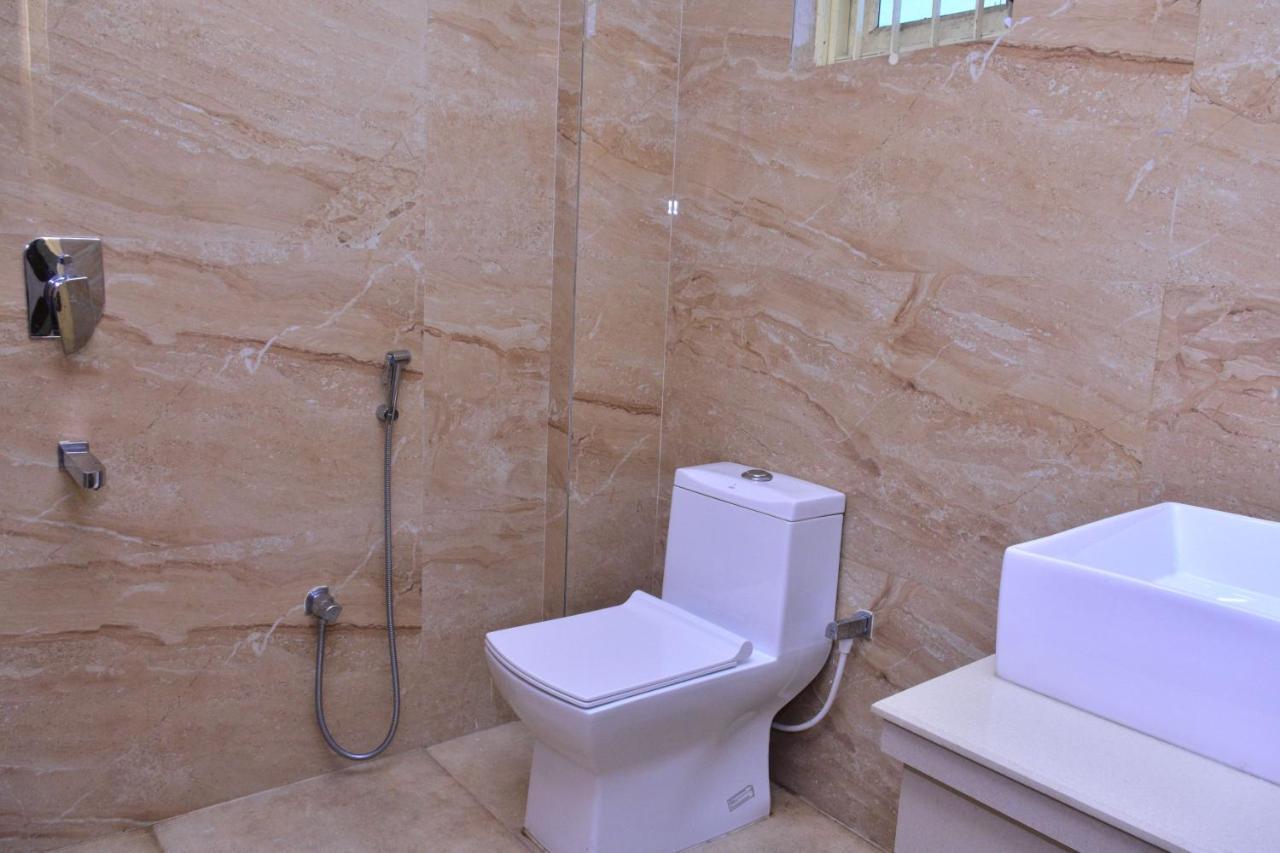 Hotel Mid East Haridaspur Exterior foto