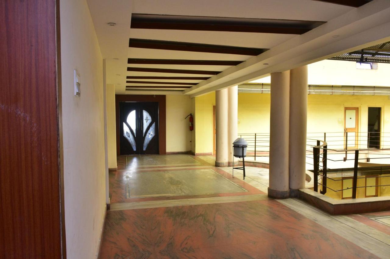 Hotel Mid East Haridaspur Exterior foto
