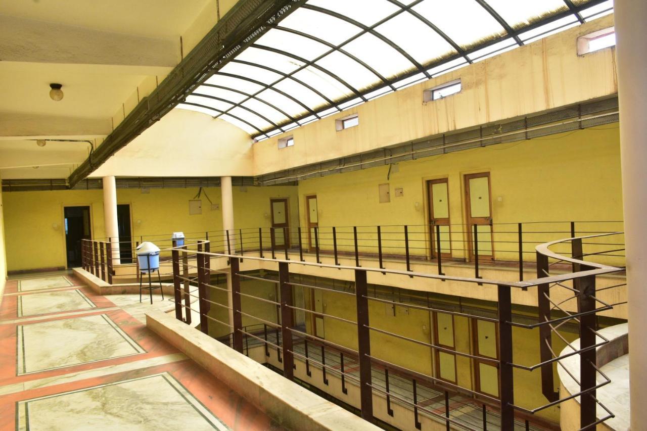 Hotel Mid East Haridaspur Exterior foto