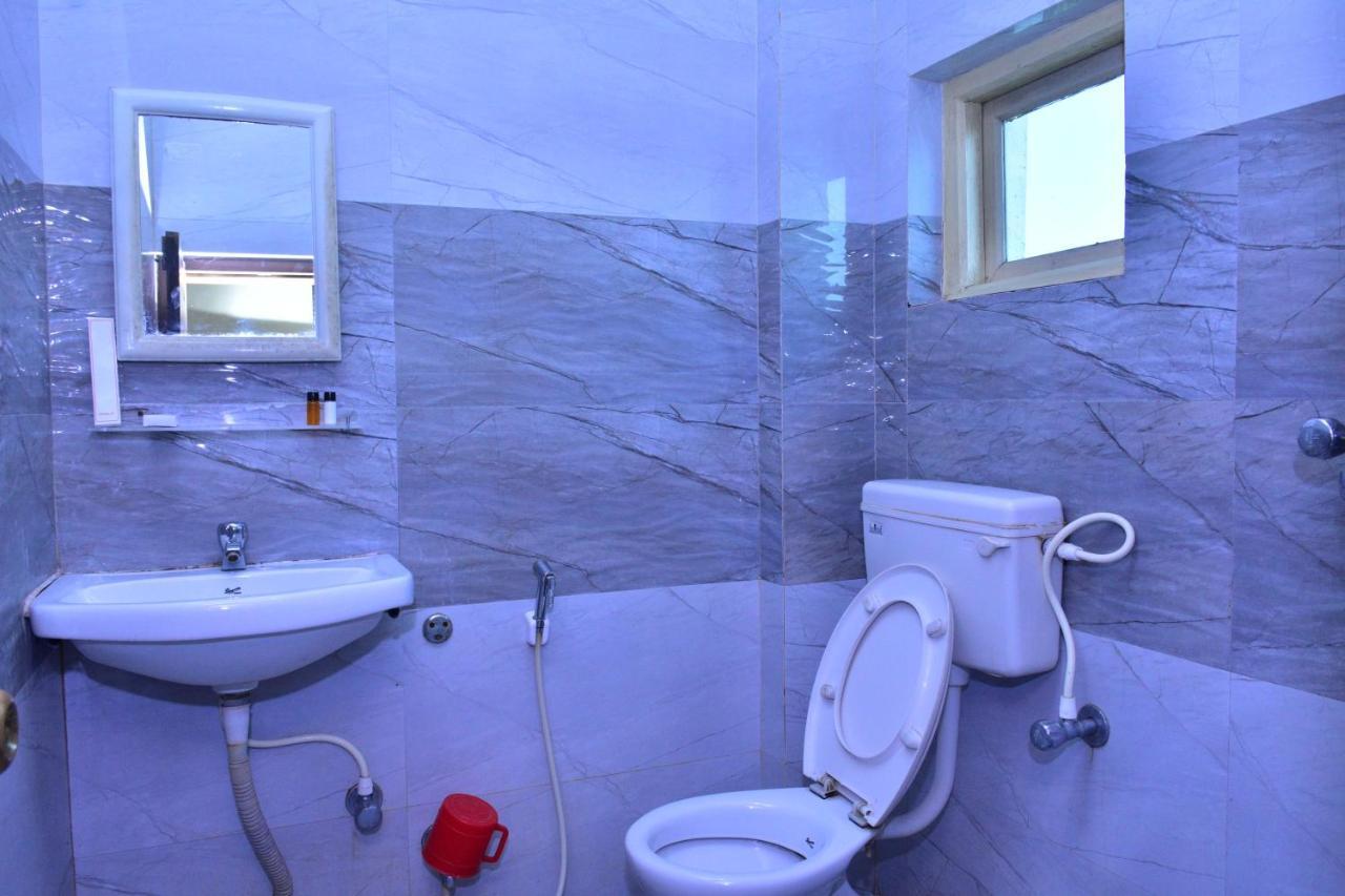 Hotel Mid East Haridaspur Exterior foto