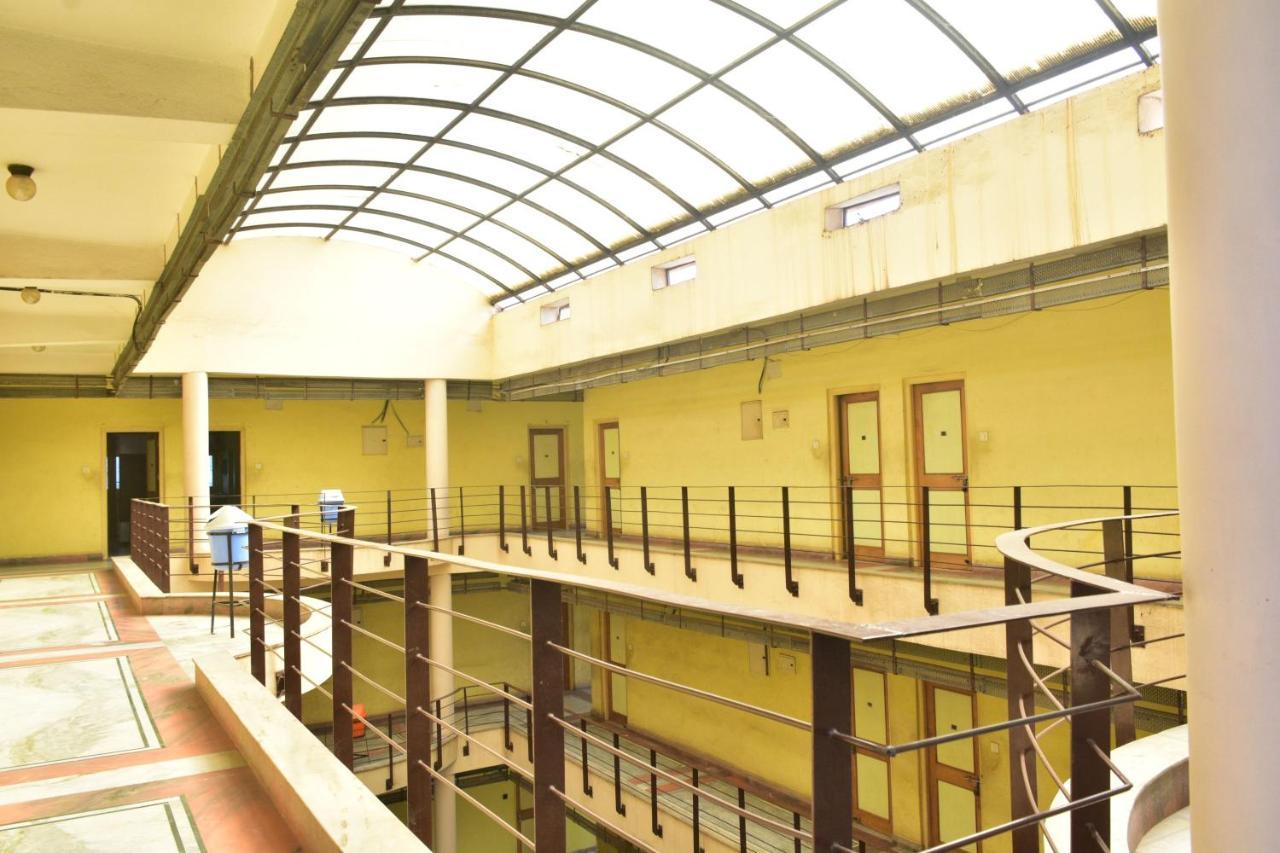 Hotel Mid East Haridaspur Exterior foto